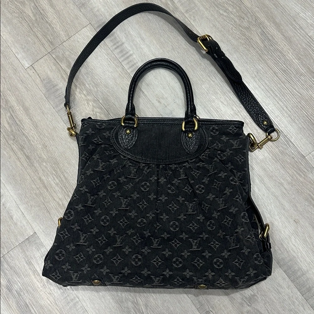 Louis Vuitton Neo Cabby Denim Handbag - Picture 6 of 17